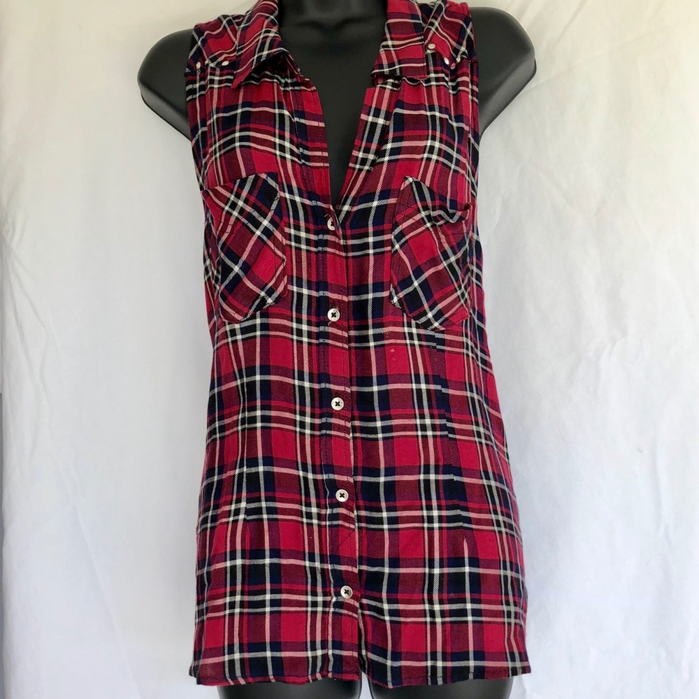 Rock & Republic women’s L sleeveless button down